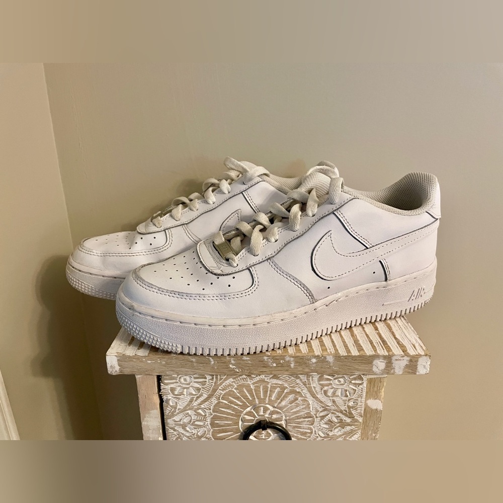 Nike Air Force 1 - Size 7 (Bundle for Discount)